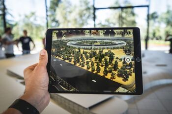 7 ways Virtual and Augmented Reality is being used today's thumbnail